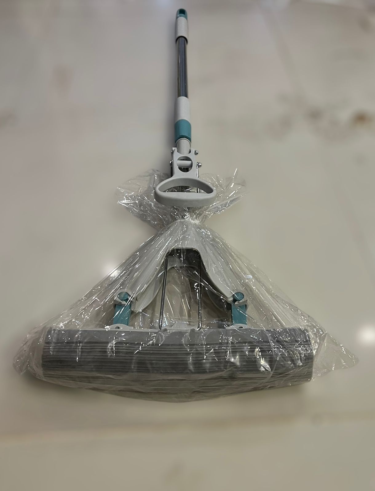 High Quality Floor Cleaning Mop – Self Squeeze Design With Stainless Steel Handle